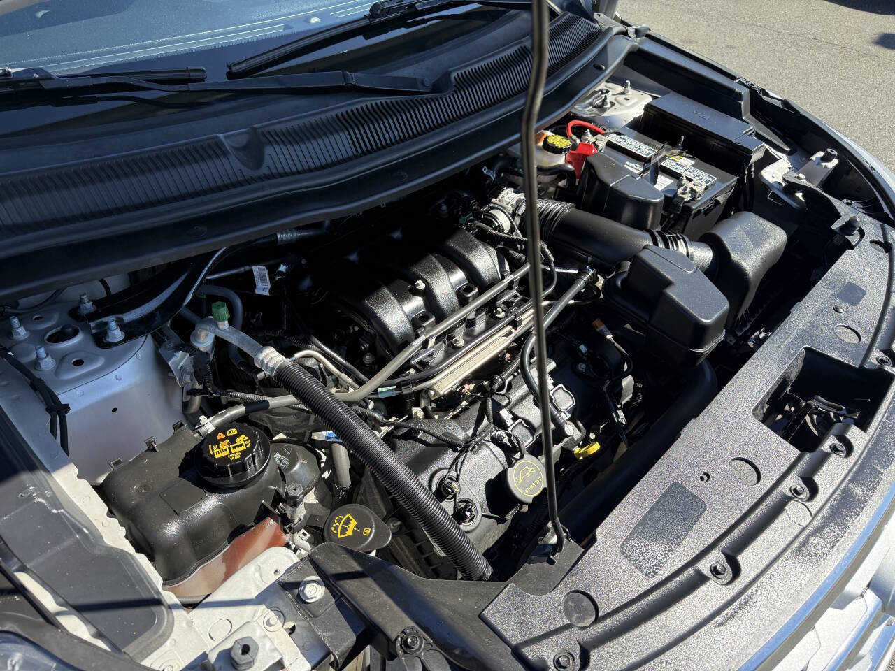 Used 2019 Ford Explorer XLT image 27