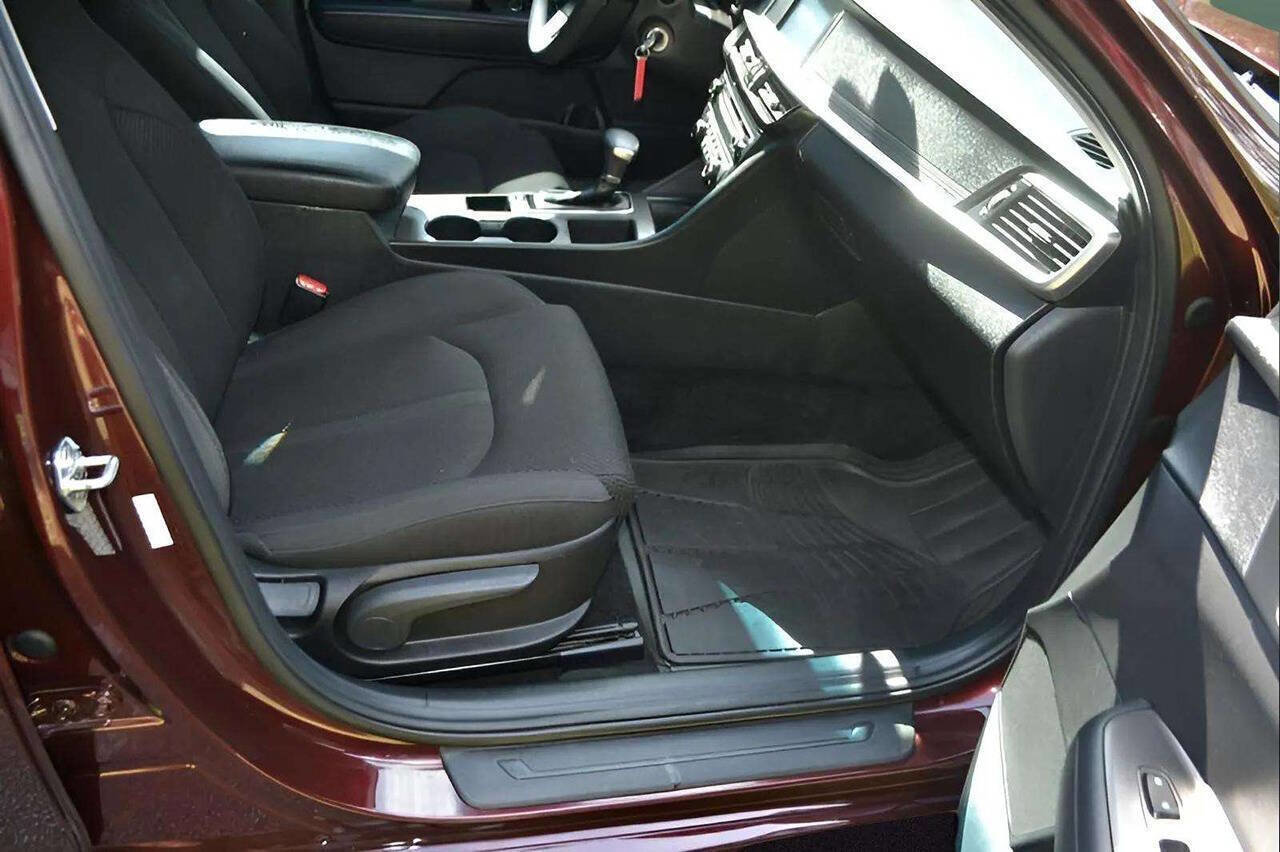 Used 2020 Kia Optima LX image 24