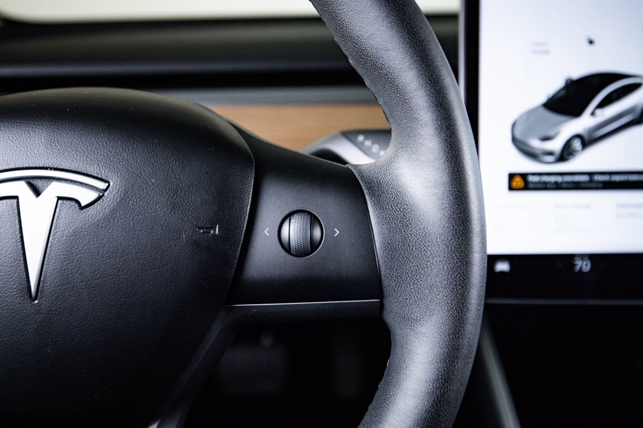 Used 2020 Tesla Model 3 Long Range image 16