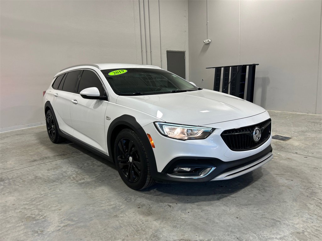 Used 2019 Buick Regal Preferred image 4