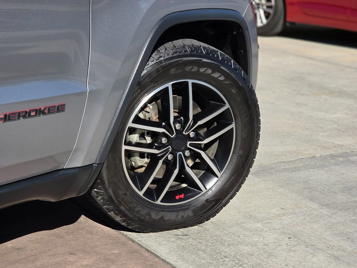 Used 2020 Jeep Grand Cherokee Trailhawk AWD/4WD image 14