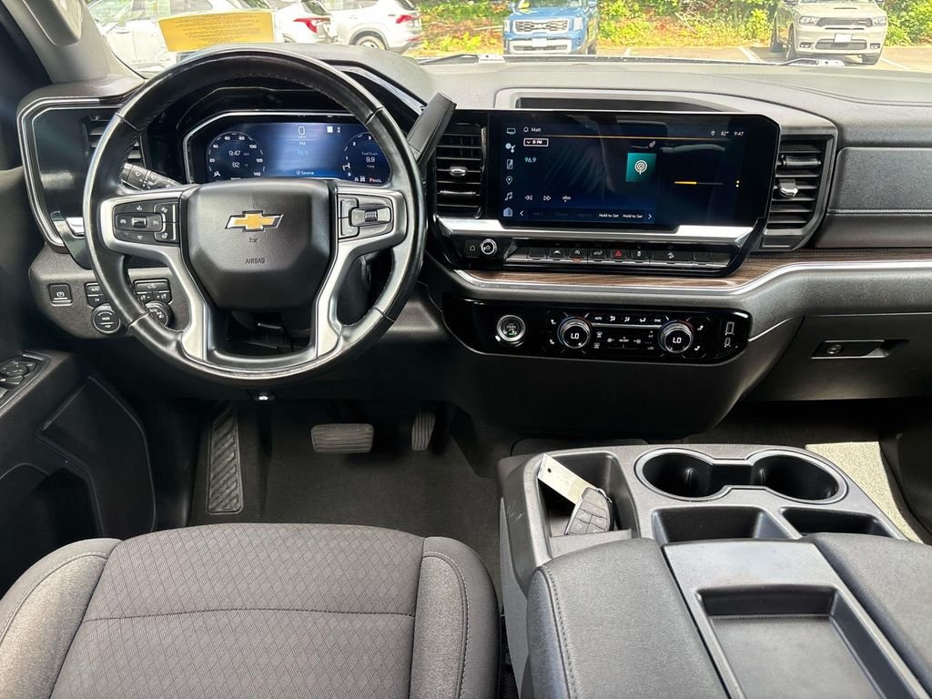 Used 2023 Chevrolet Silverado 1500 LT AWD/4WD image 13