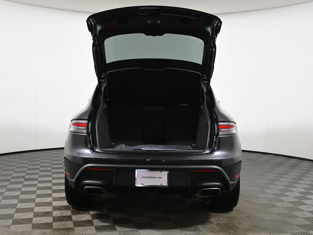 Used 2026 Porsche Macan AWD/4WD image 43