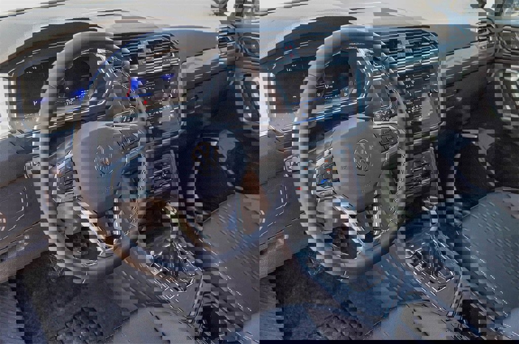 New 2024 Volkswagen Tiguan SE image 10