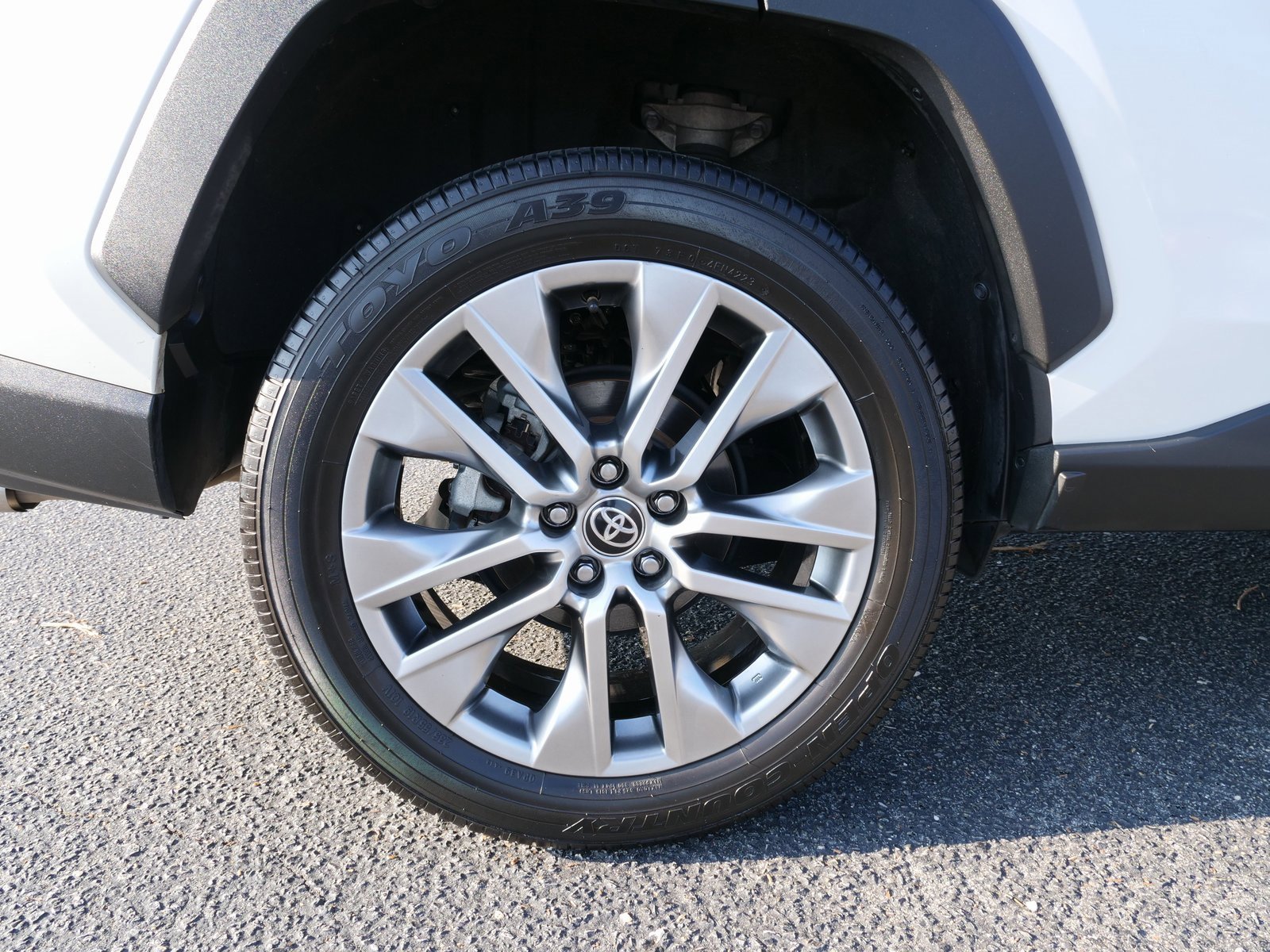 Used 2022 Toyota RAV4 XLE Premium image 12