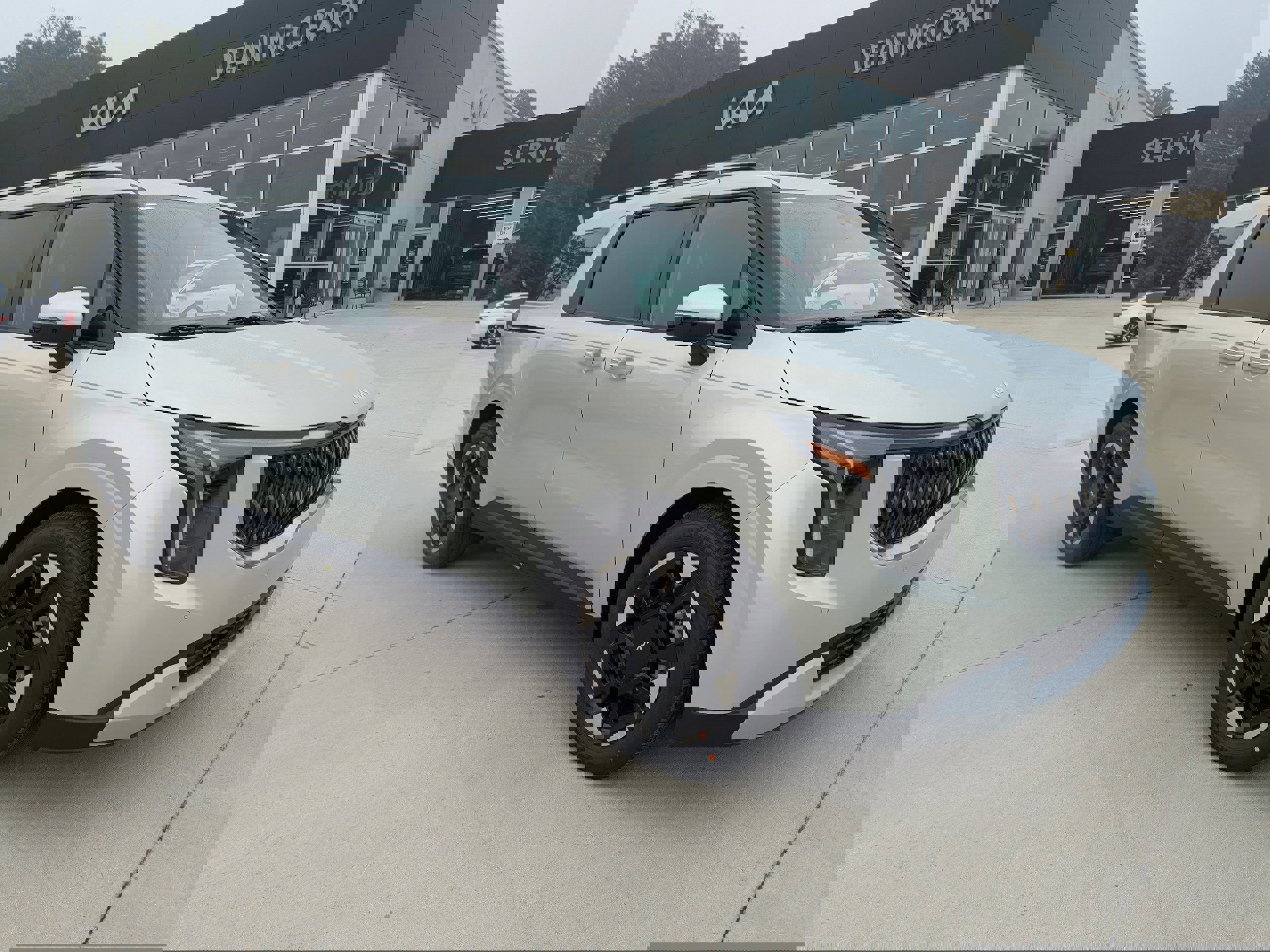 New 2026 Kia Carnival EX image 1