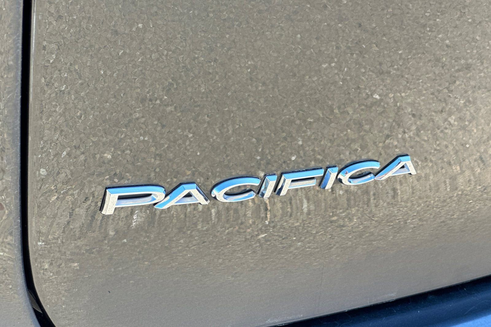 Used 2023 Chrysler Pacifica Touring-L image 50