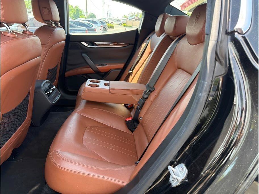 Used 2018 Maserati Ghibli RWD image 11