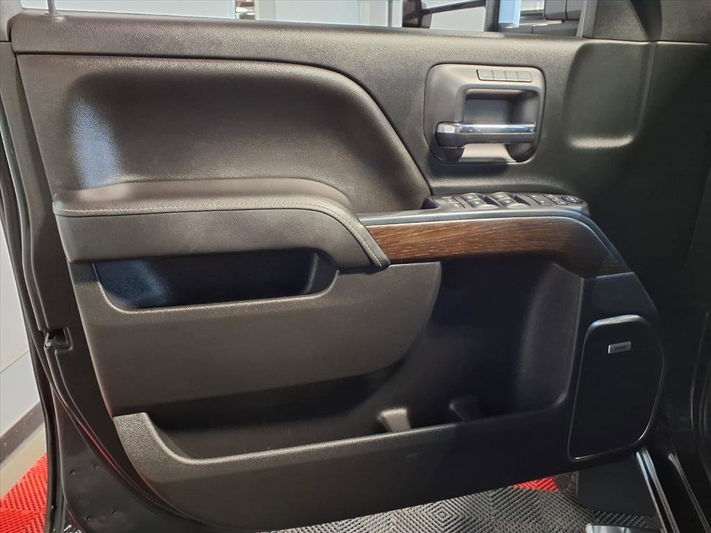 Used 2018 GMC Sierra 3500 Denali w/ Duramax Plus Package image 17