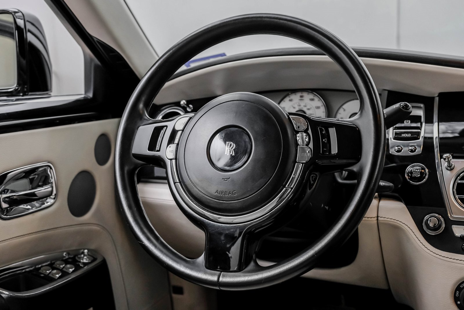 Used 2014 Rolls-Royce Ghost image 26