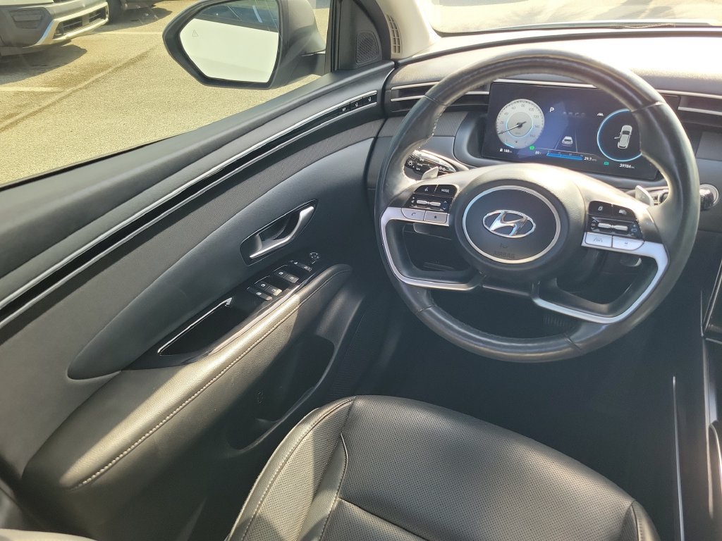 Used 2023 Hyundai Tucson Limited AWD/4WD image 16