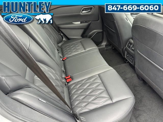 Used 2023 Nissan Rogue Platinum w/ Platinum Premium Package image 12