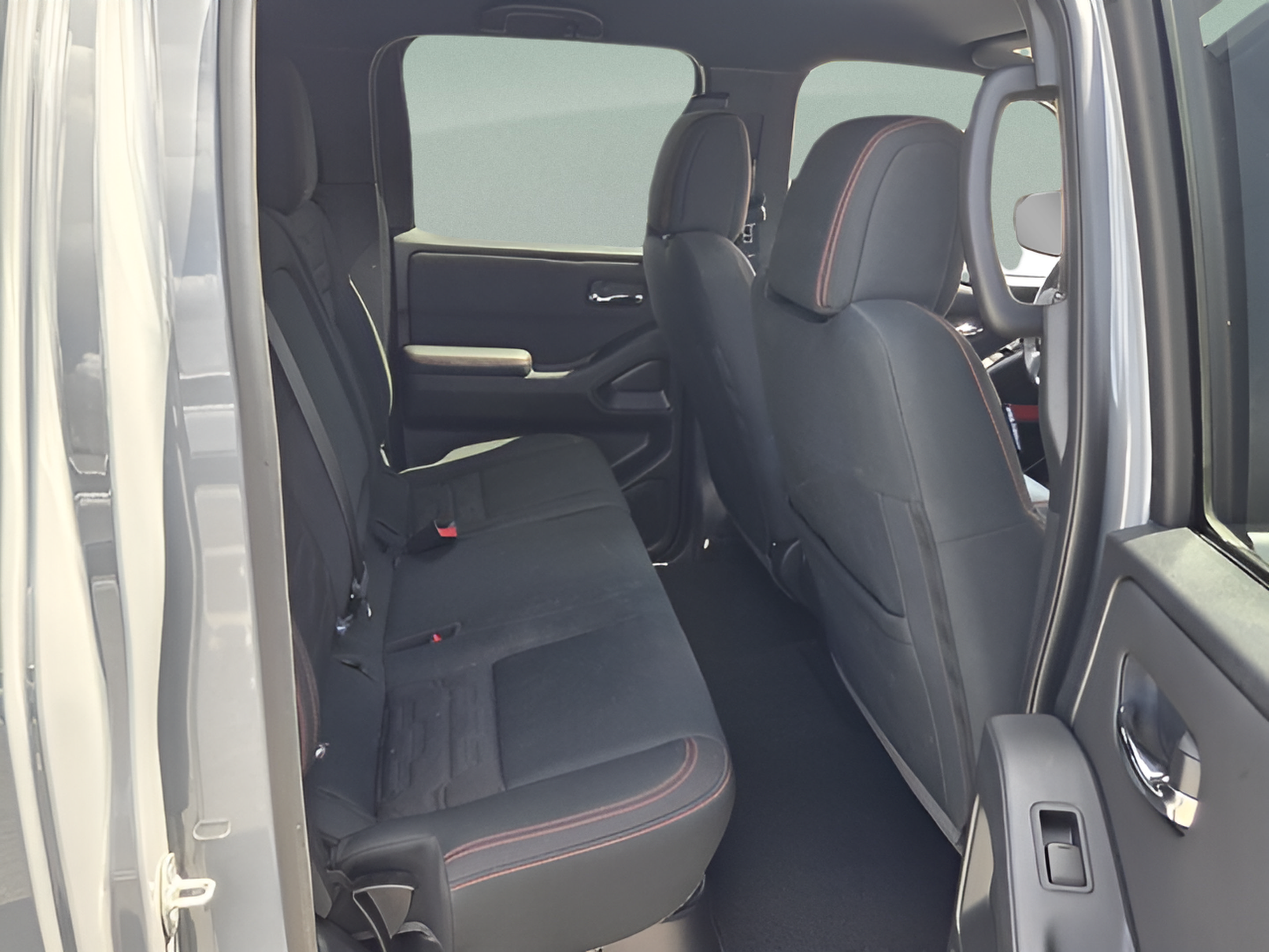 Used 2023 Nissan Frontier PRO-4X w/ Technology Package AWD/4WD image 19