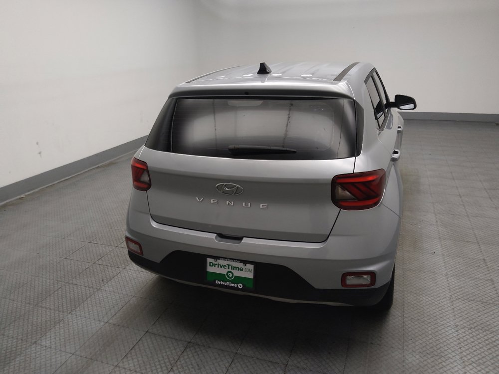 Used 2021 Hyundai Venue SE FWD image 7