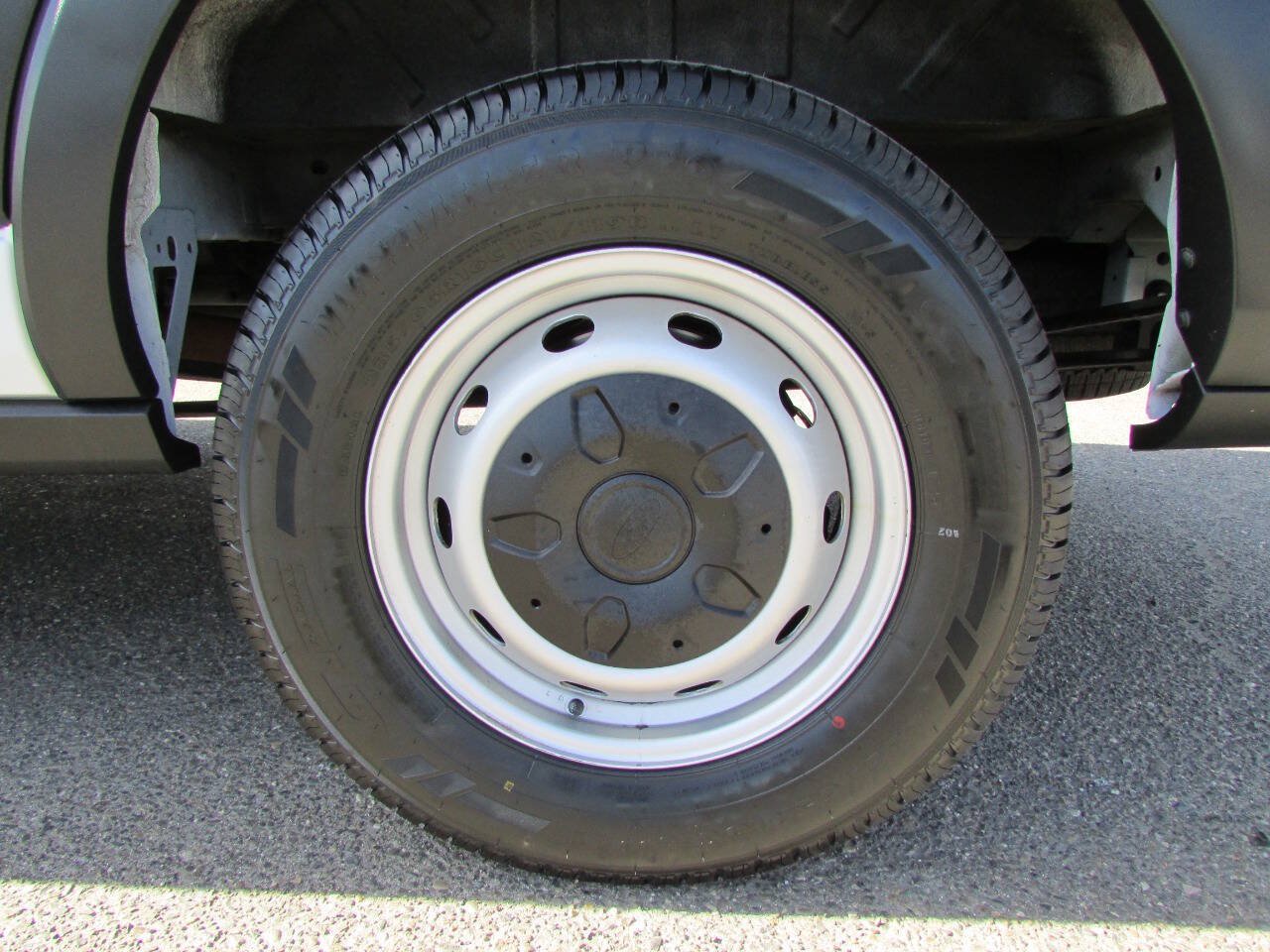 Used 2023 Ford Transit 150 Medium Roof RWD image 9