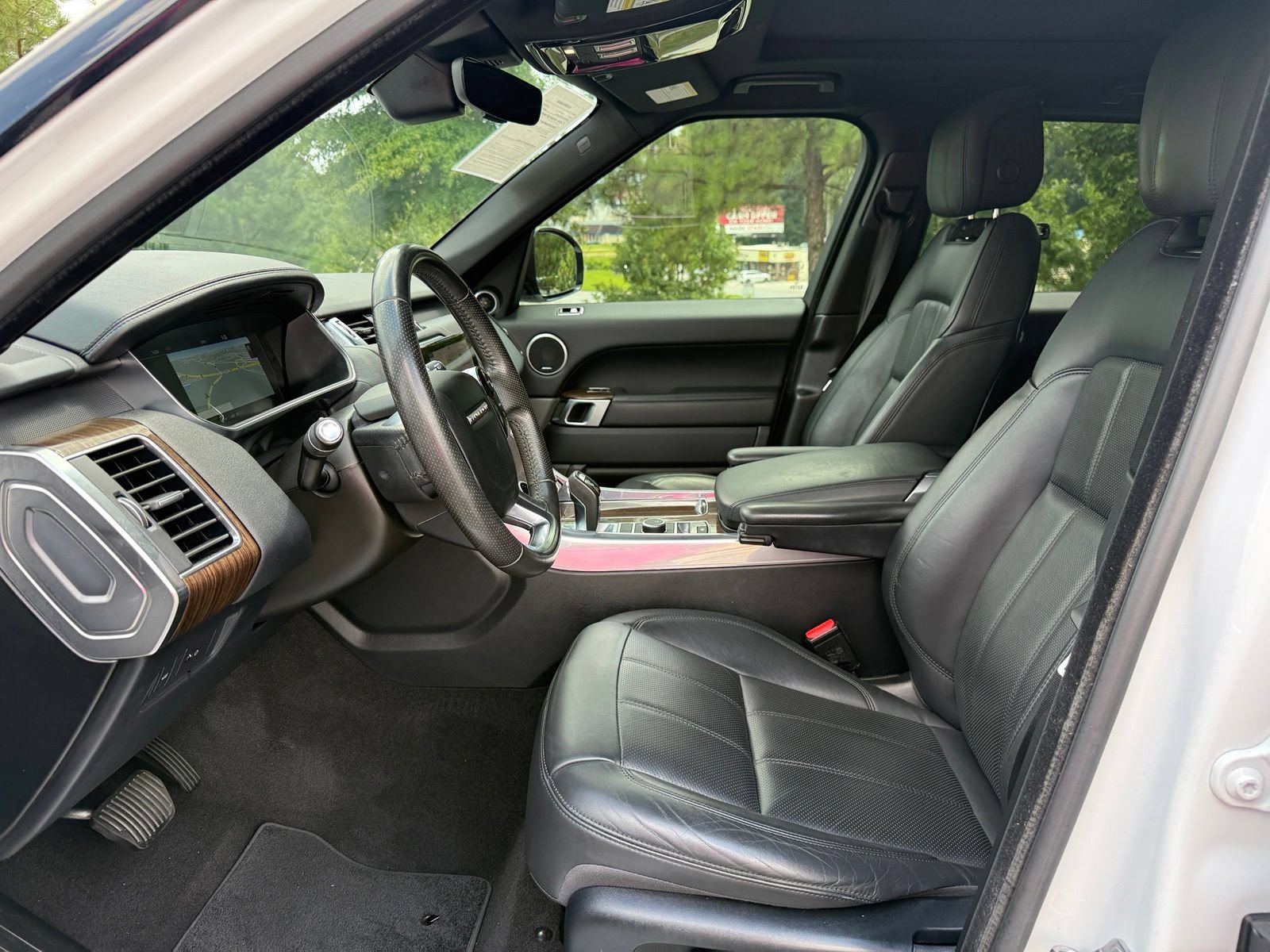 Used 2018 Land Rover Range Rover Sport HSE AWD/4WD image 36