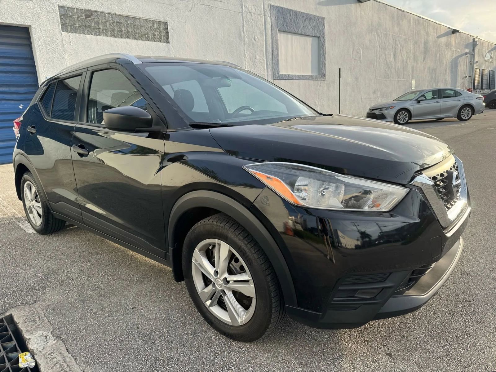 Used 2019 Nissan Kicks S image 7
