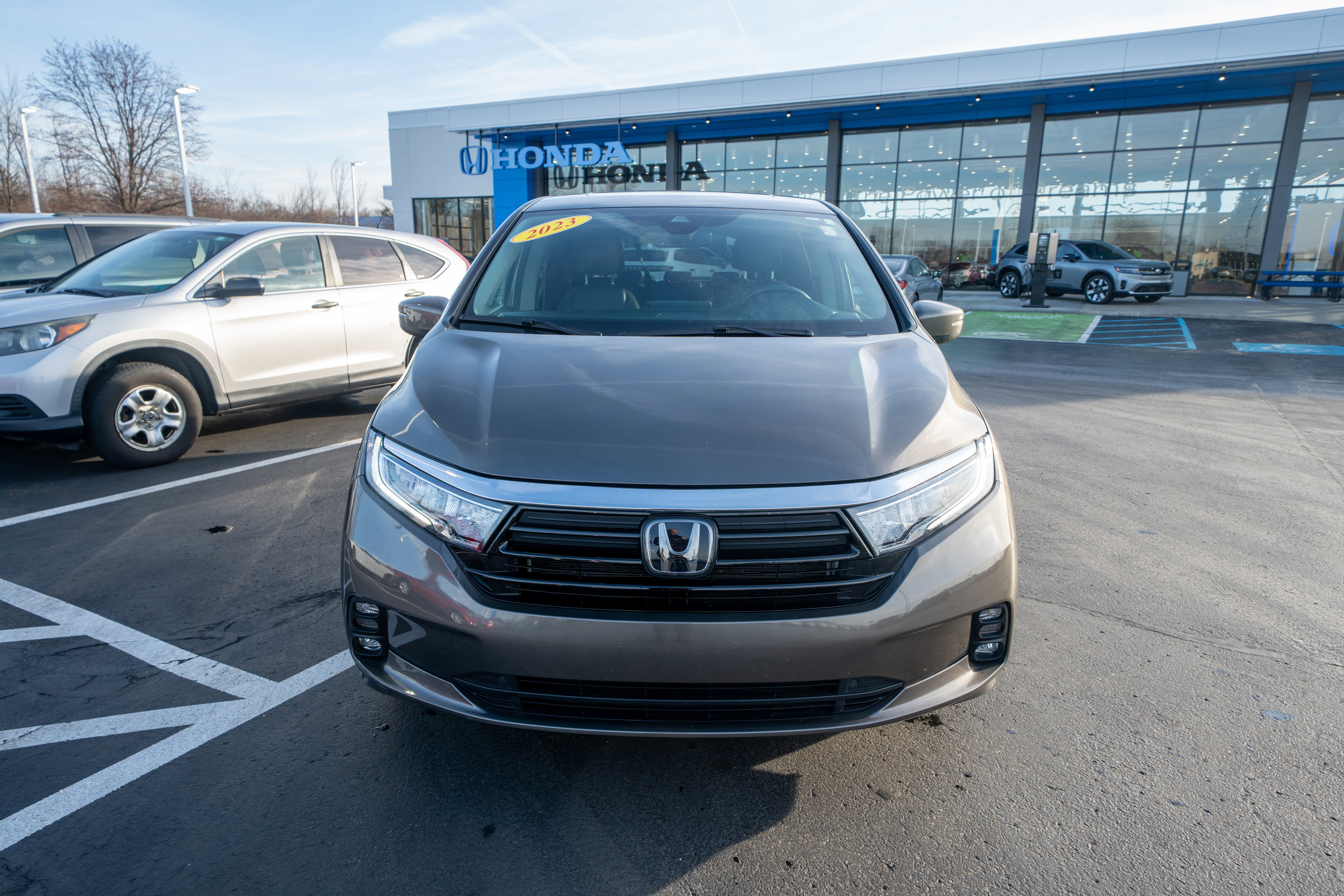 Used 2023 Honda Odyssey EX-L image 2