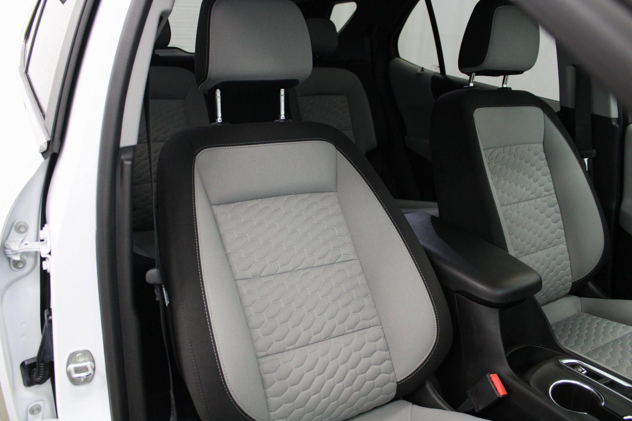 Used 2021 Chevrolet Equinox LT w/ Driver Convenience Package image 33