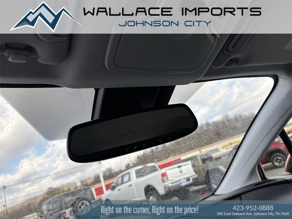 Used 2020 Toyota Prius XLE image 16