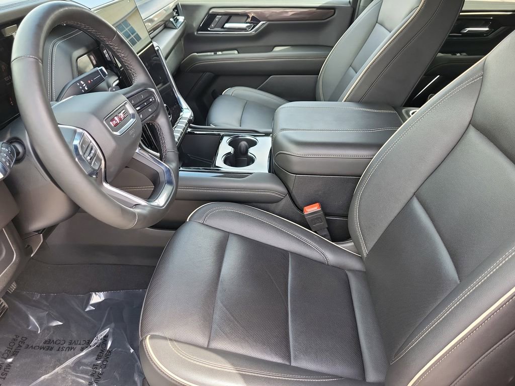 Used 2025 GMC Yukon Elevation w/ LPO, Elevation Black Package AWD/4WD image 11
