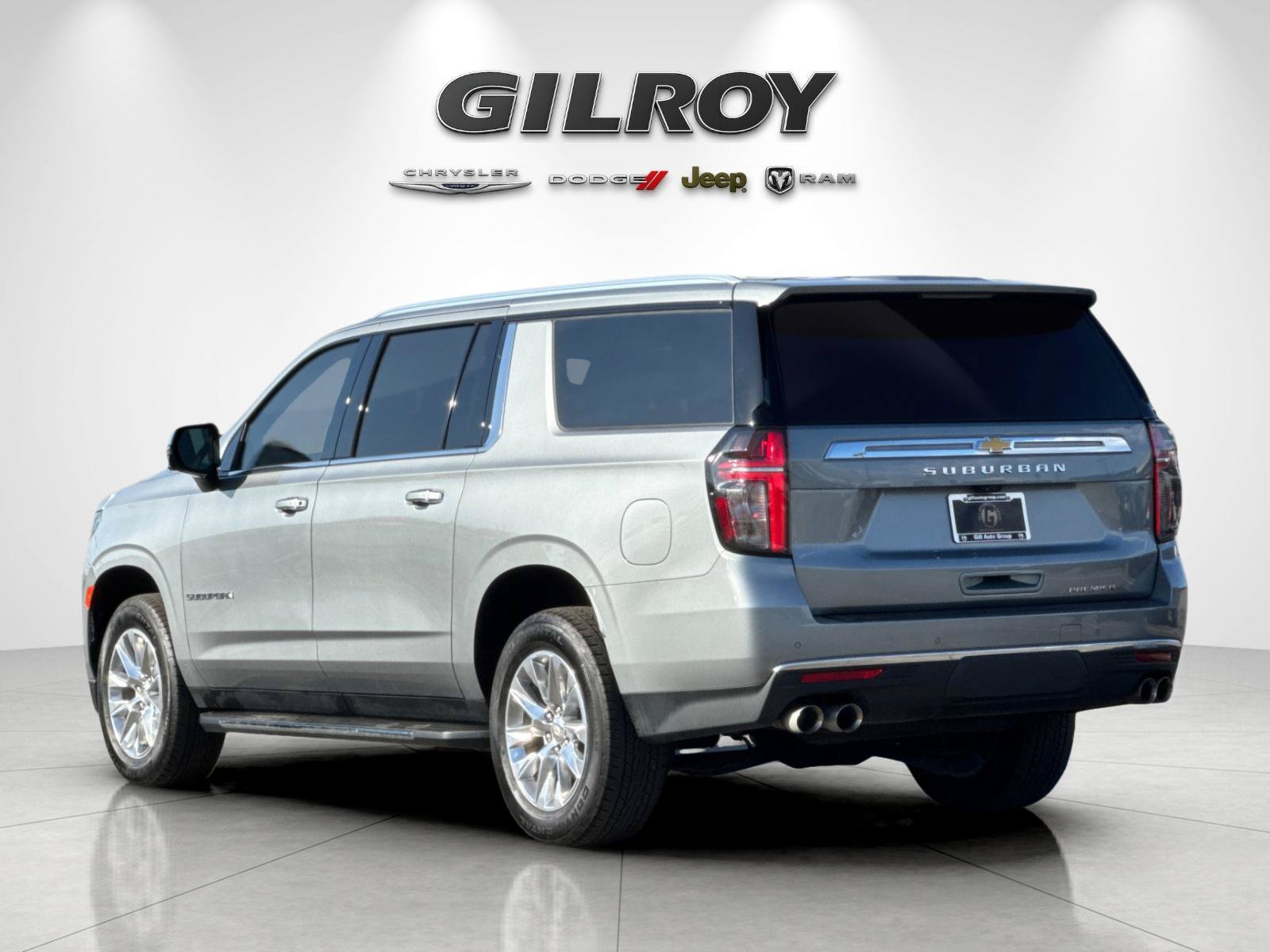Used 2024 Chevrolet Suburban Premier w/ Premium Package AWD/4WD image 6