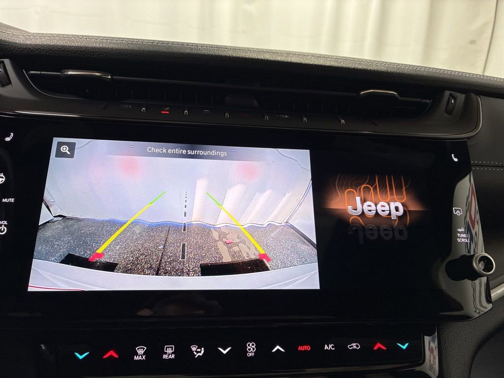 New 2026 Jeep Grand Cherokee Altitude AWD/4WD image 16