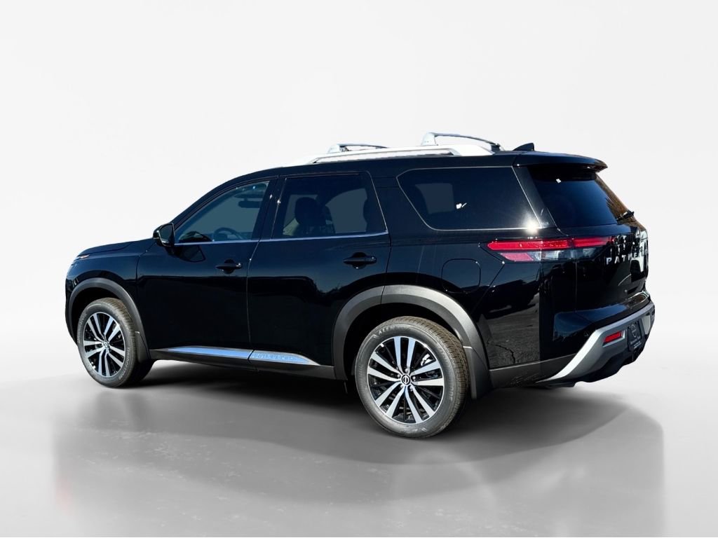 New 2025 Nissan Pathfinder Platinum image 4