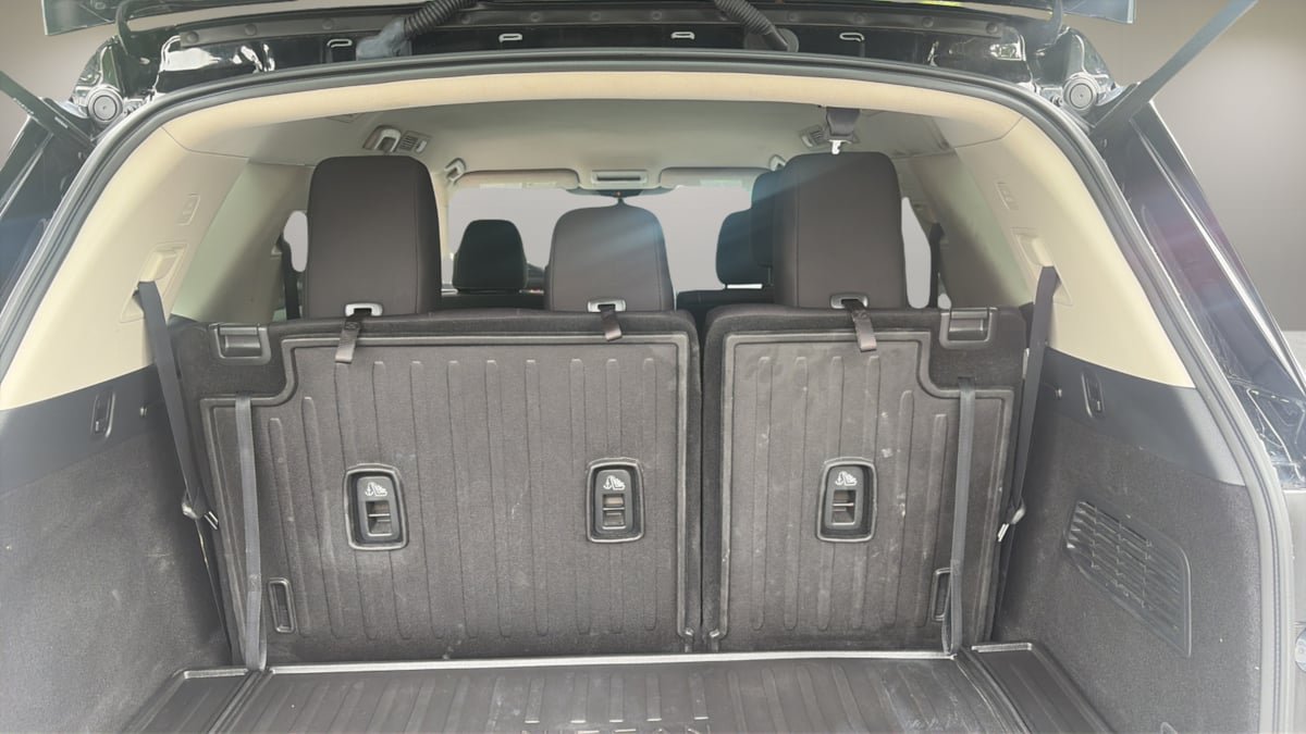 Used 2023 Nissan Pathfinder S w/ Cargo Package FWD image 21