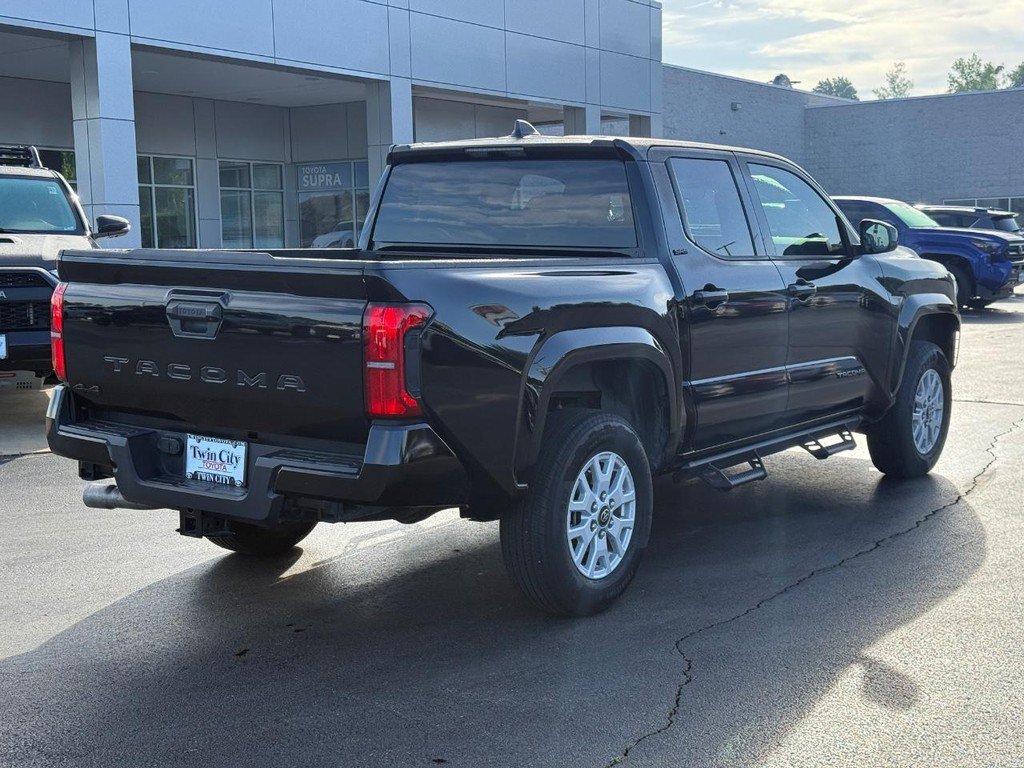 Certified 2025 Toyota Tacoma SR5 AWD/4WD image 3