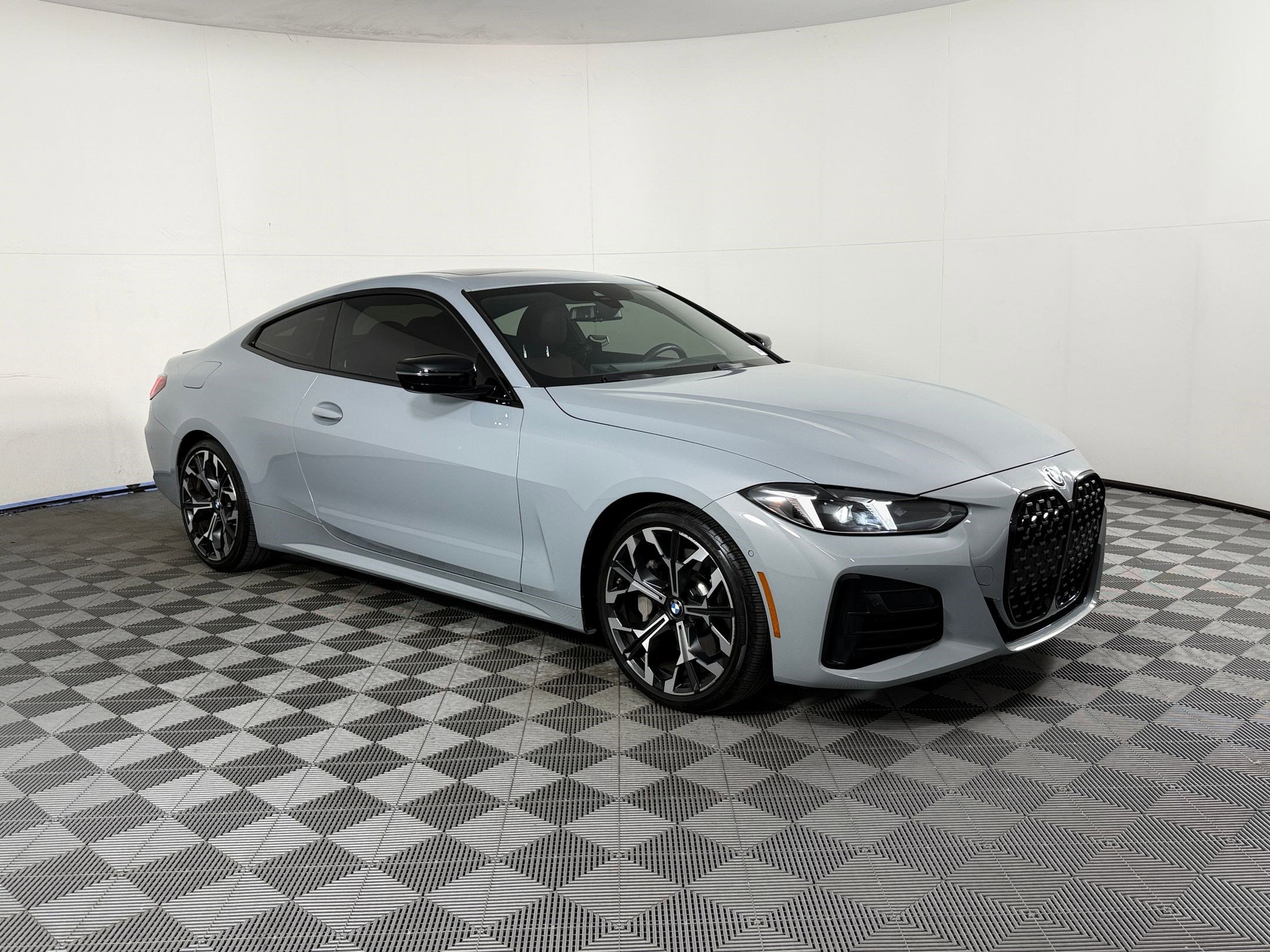 Certified 2025 BMW 430i Coupe w/ M Sport Package RWD image 7