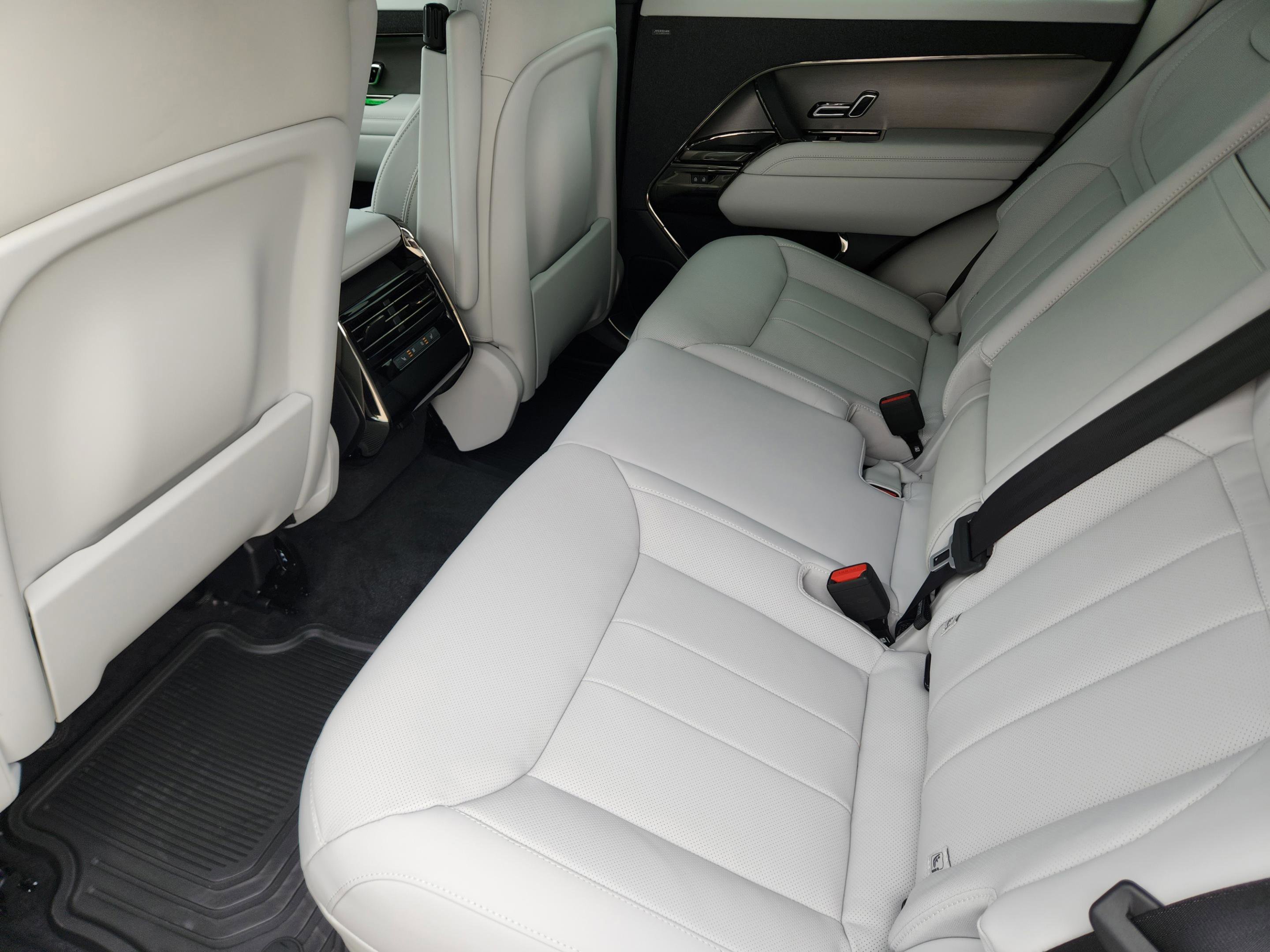 New 2026 Land Rover Range Rover Sport SE AWD/4WD image 23