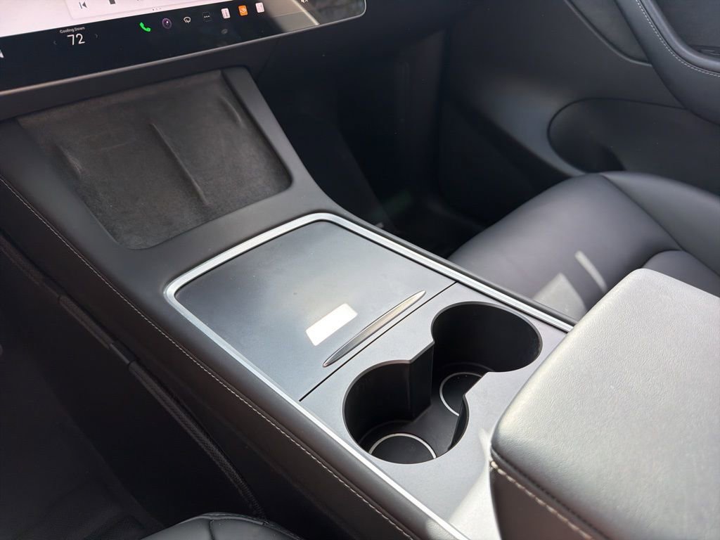 Used 2022 Tesla Model Y Long Range image 12