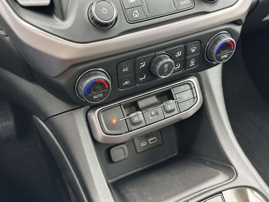 Certified 2022 GMC Acadia AT4 w/ Preferred Package image 31