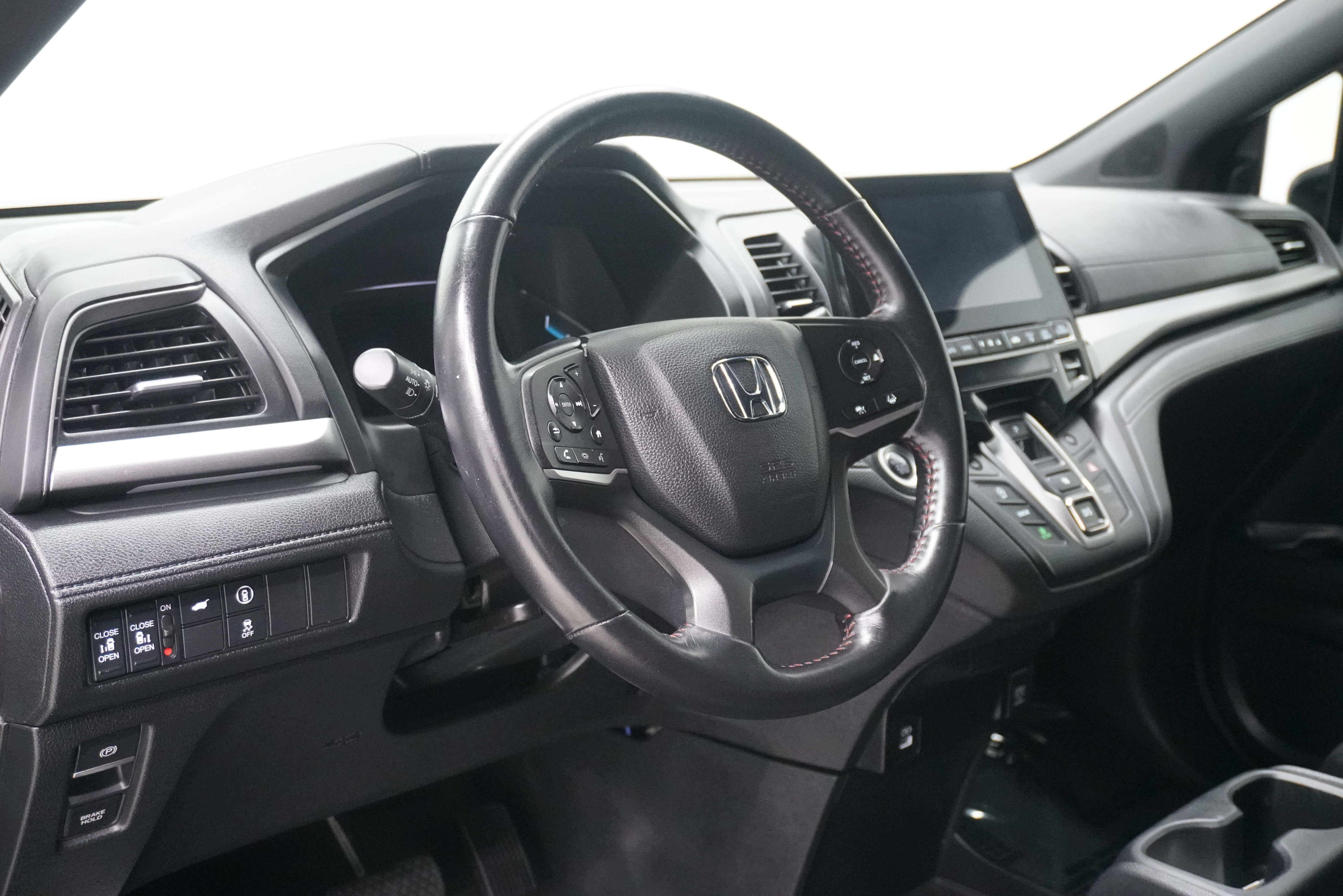 Used 2024 Honda Odyssey Sport image 9