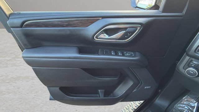 Used 2022 Chevrolet Suburban Z71 w/ Luxury Package AWD/4WD image 17