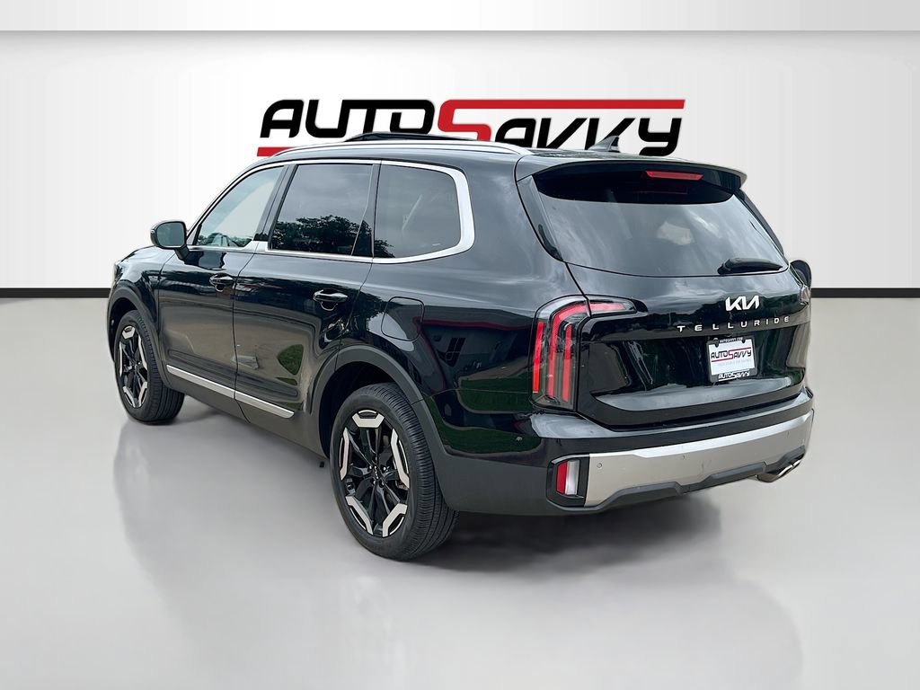 Used 2025 Kia Telluride EX w/ EX Captain's Chair Package FWD image 5