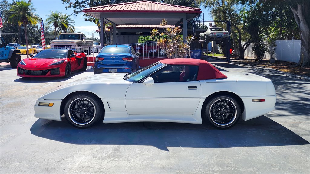 Used 1995 Chevrolet Corvette Convertible image 13
