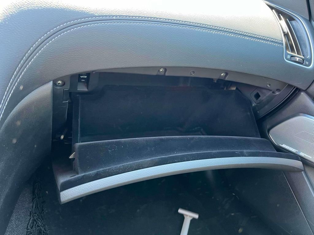 Used 2017 INFINITI Q60 Red Sport 400 image 31