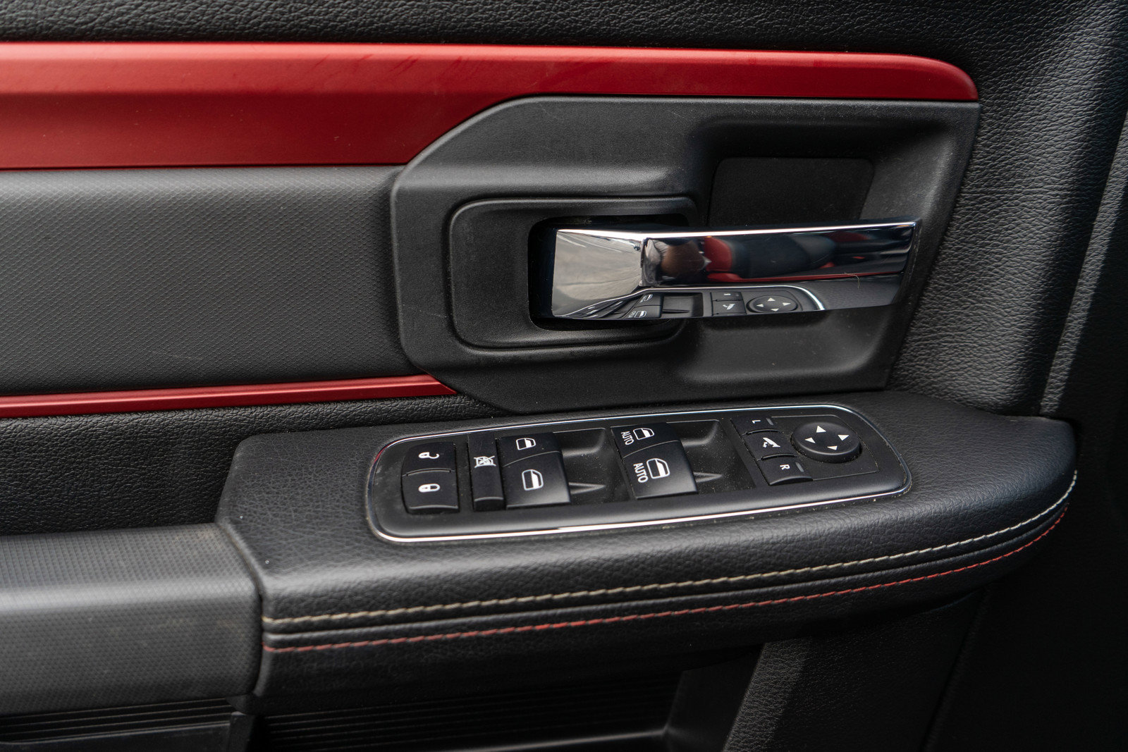Used 2018 RAM 1500 Rebel w/ Luxury Group AWD/4WD image 14