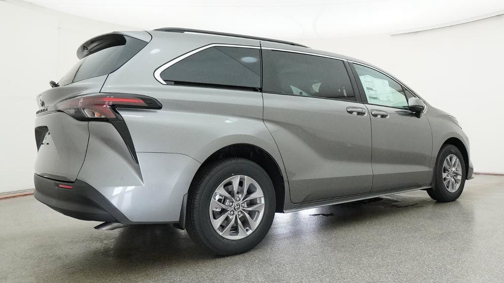 New 2026 Toyota Sienna LE FWD image 28