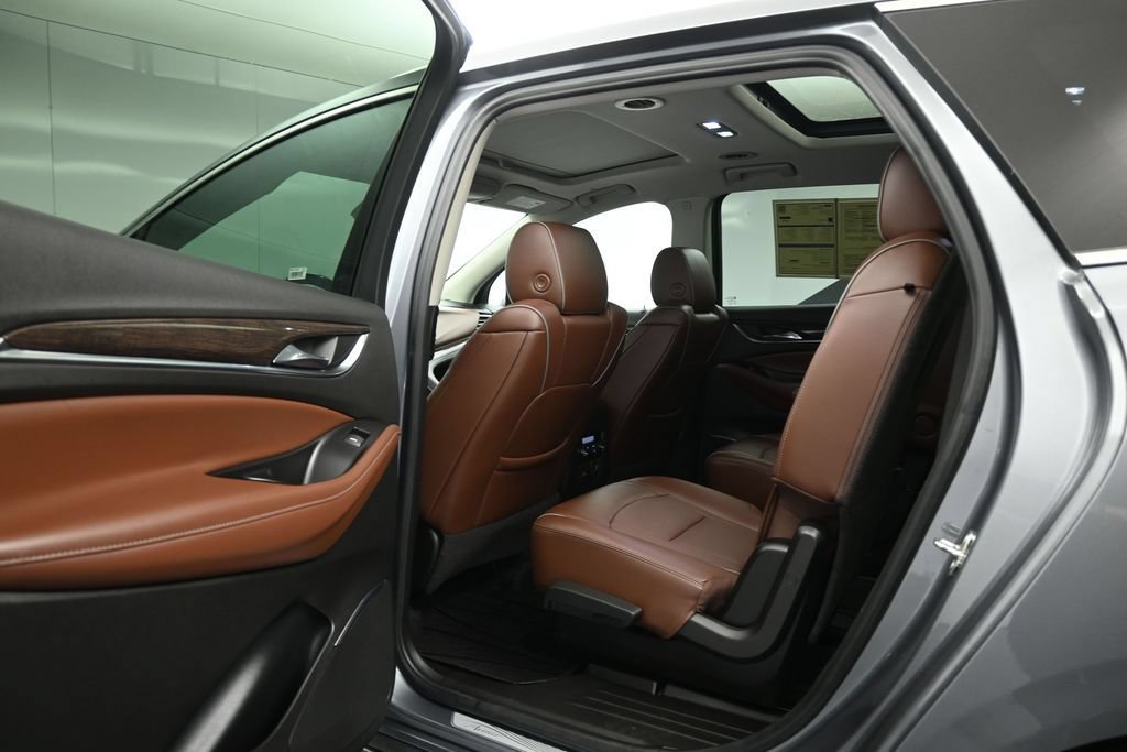 Used 2020 Buick Enclave Avenir w/ Avenir Technology Package FWD image 17