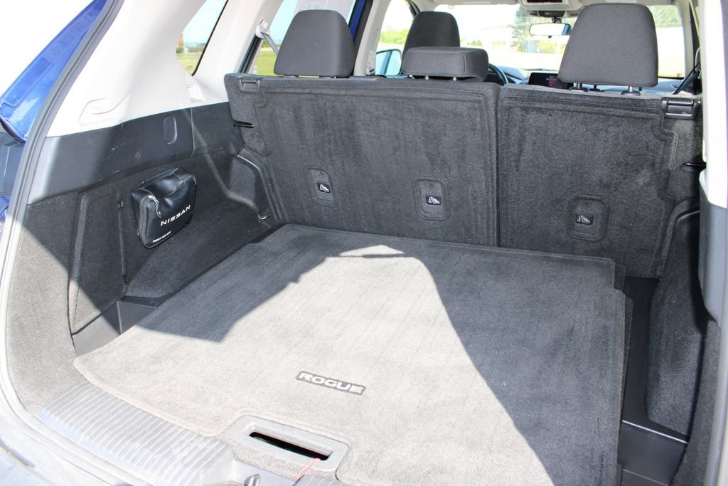 Used 2023 Nissan Rogue SV FWD image 14