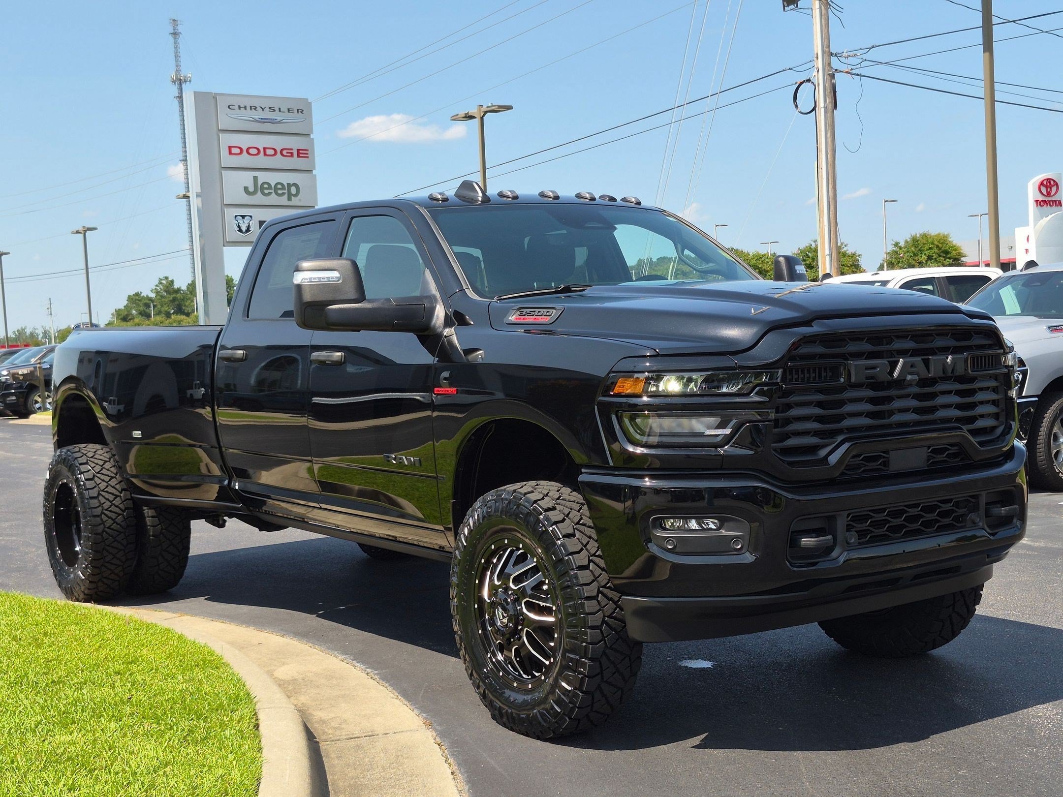 New 2026 RAM 3500 Big Horn AWD/4WD image 3
