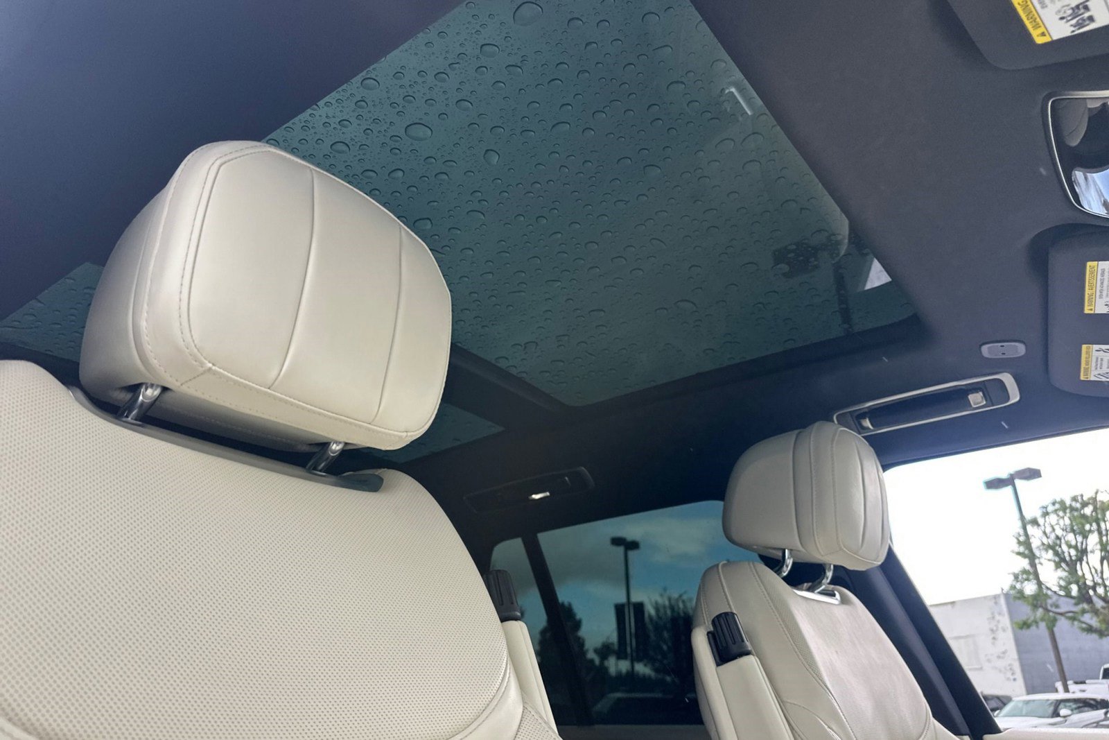 Used 2023 Land Rover Range Rover SE image 25