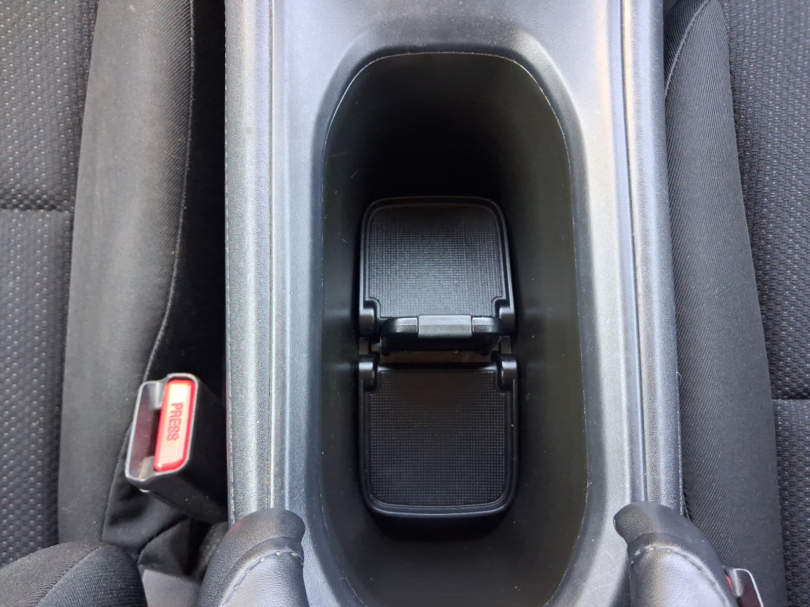 Used 2017 Honda HR-V LX image 20