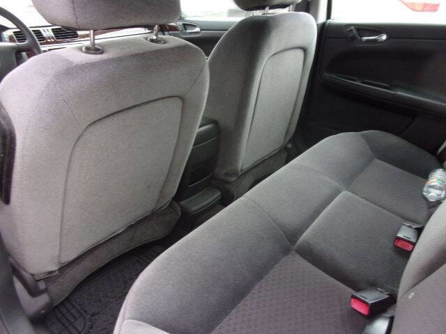 Used 2016 Chevrolet Impala LT image 15