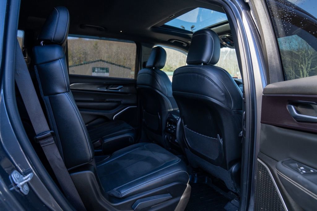 Used 2021 Jeep Grand Cherokee L Laredo image 14