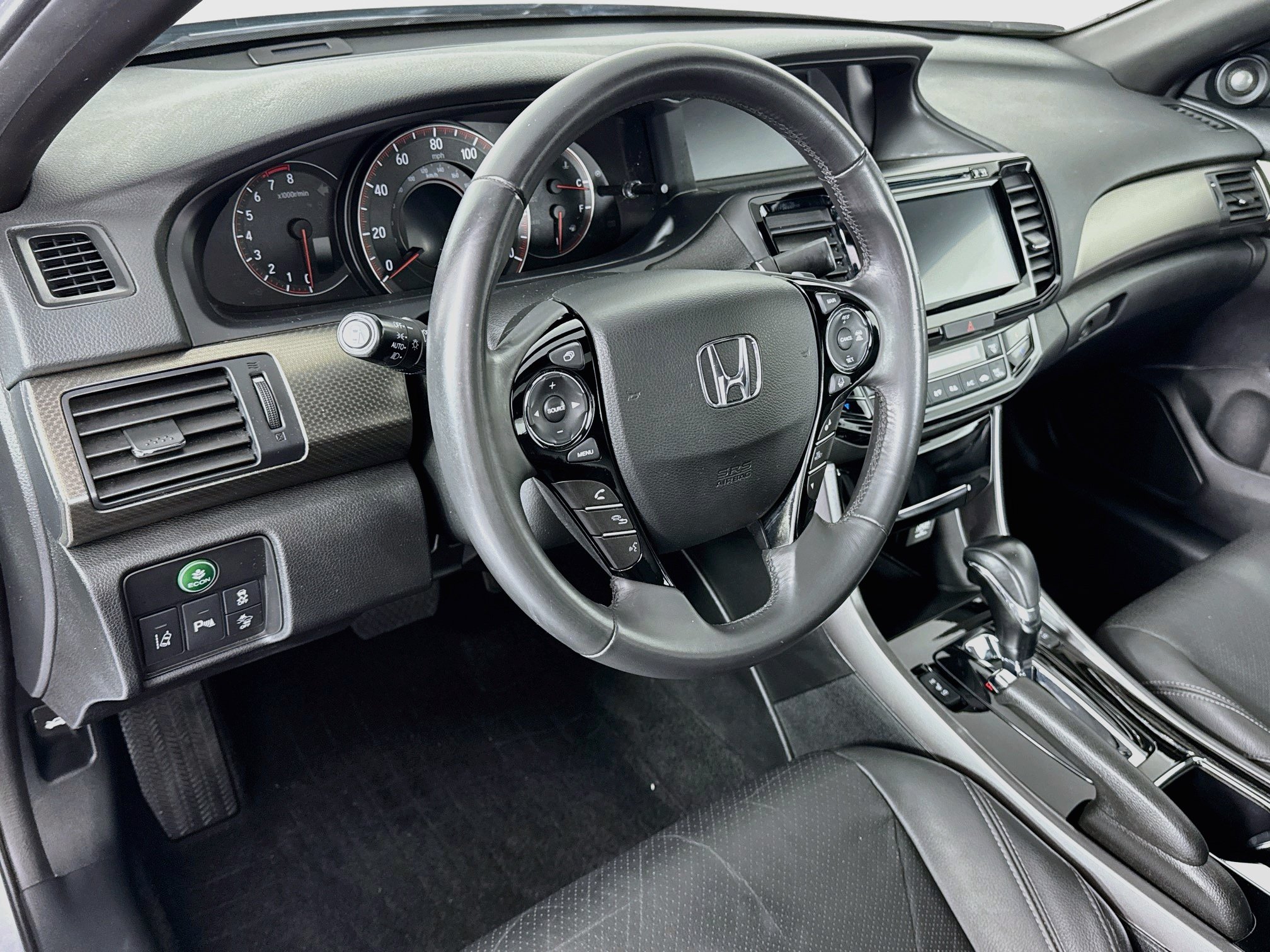 Used 2017 Honda Accord Touring image 9