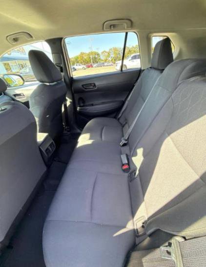 Used 2024 Toyota Corolla Cross LE image 9